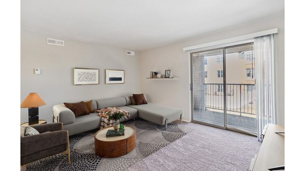 Lakeside Park apartments in Shelby Township, MI