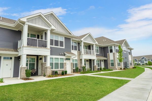 Seasons at Plainfield apartments in Plainfield, IL