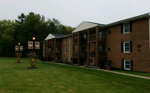 Canterbury Commons apartments in Canton, OH