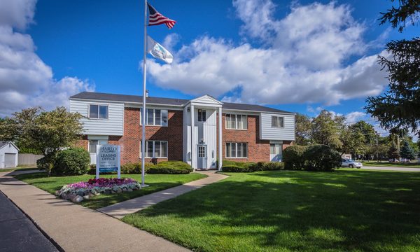 Harlo Apartments apartments in Warren, MI