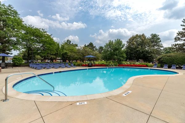 Laurel Valley apartments in Sterling Heights, MI