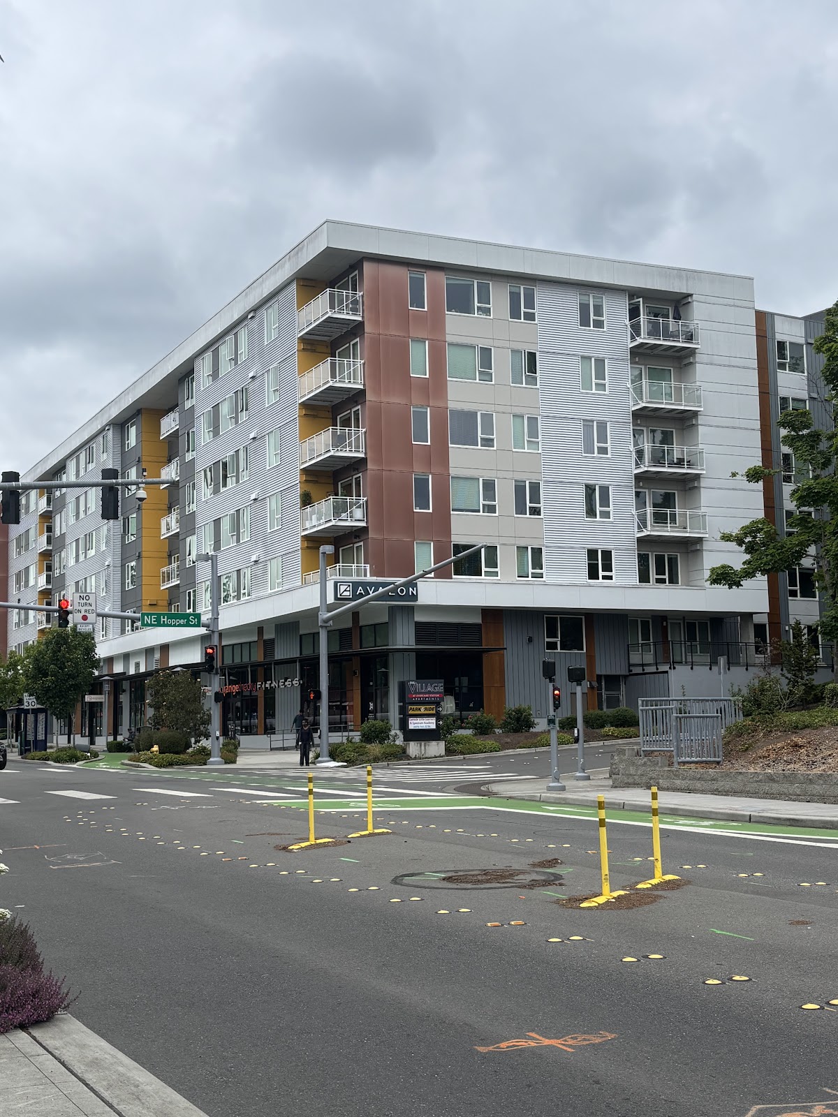 Avalon Esterra Park apartments in Redmond, WA