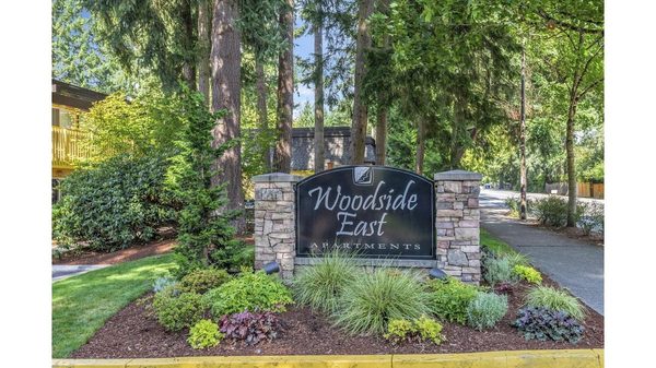 Woodside East Apartments apartments in Bellevue, WA