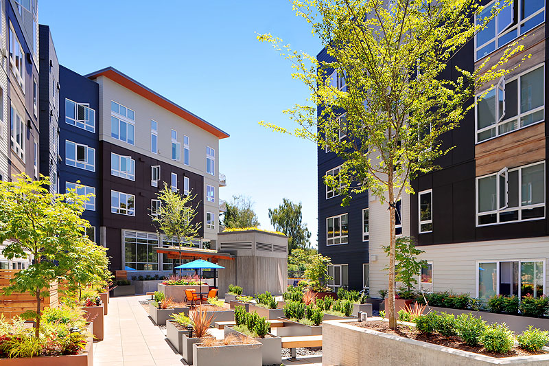 Kirkland Crossing apartments in Kirkland, WA