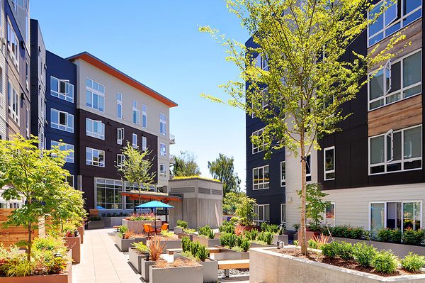 Kirkland Crossing apartments in Kirkland, WA