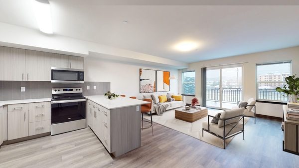 Madison Plaza apartments in Kent, WA