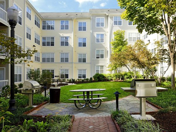 Avalon at Arlington Square apartments in Arlington, VA