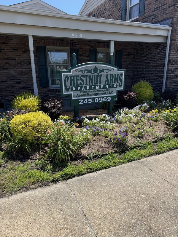 Chestnut Arms apartments in Newport News, VA
