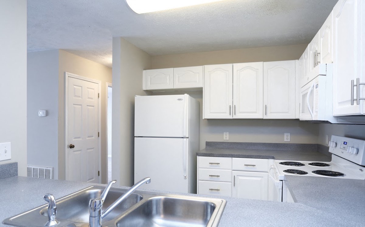 Karen Lake apartments in Fayetteville, NC