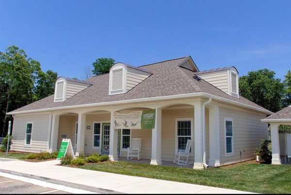 Courtyard Commons apartments in Jamestown, NC