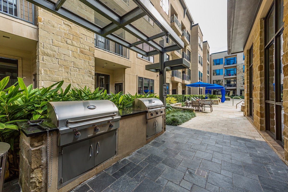 Ashton on West Dallas Apartments apartments in Houston, TX