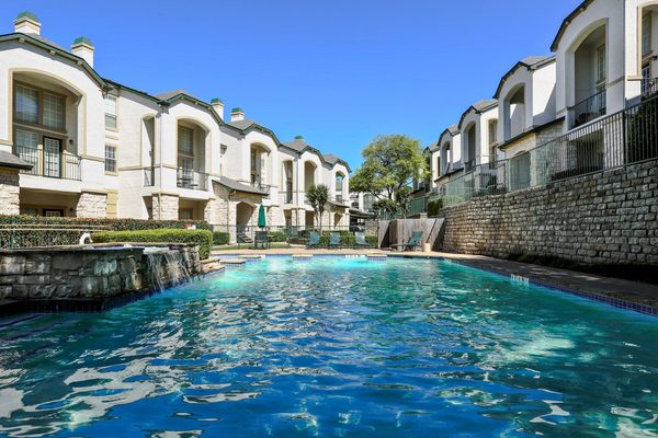 Vail Village Club Apartments apartments in Dallas, TX
