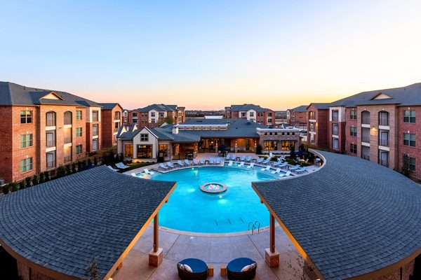 Windsor Castle Hills Apartments apartments in Carrollton, TX
