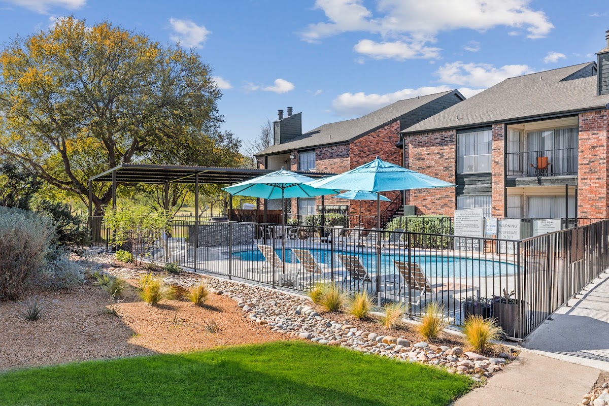 Villa Siena apartments in Carrollton, TX