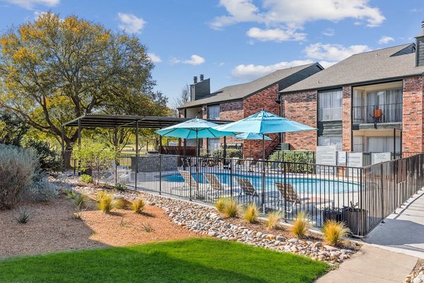 Villa Siena apartments in Carrollton, TX