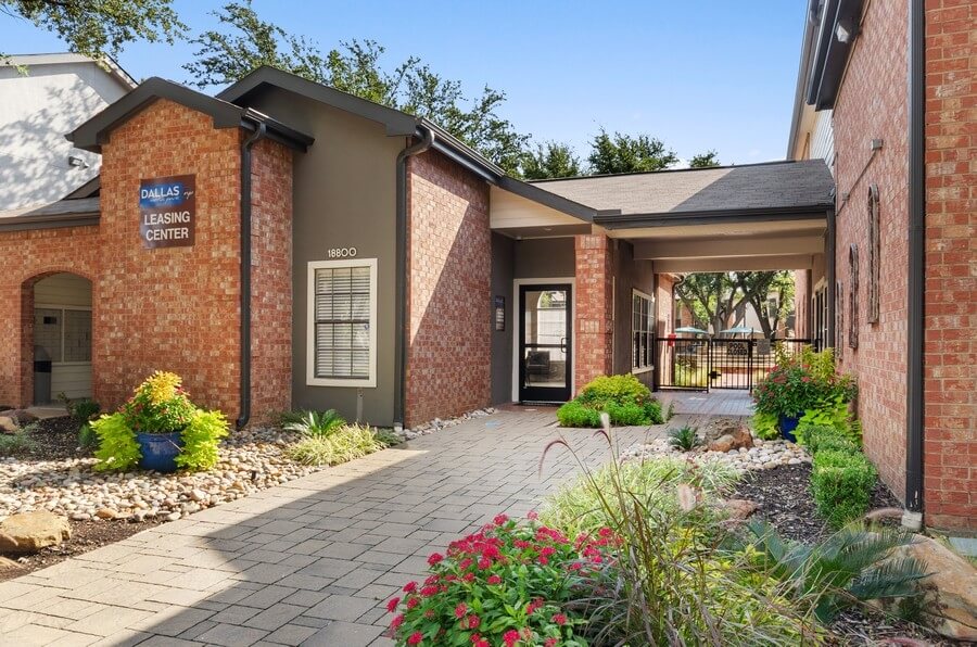 Dallas North Park Apartments apartments in Dallas, TX