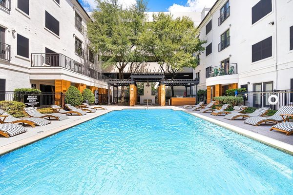 Daxton apartments in Dallas, TX