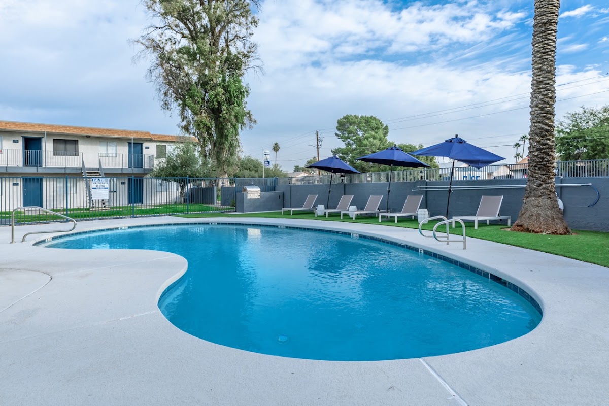Rise at the Palms apartments in Glendale, AZ