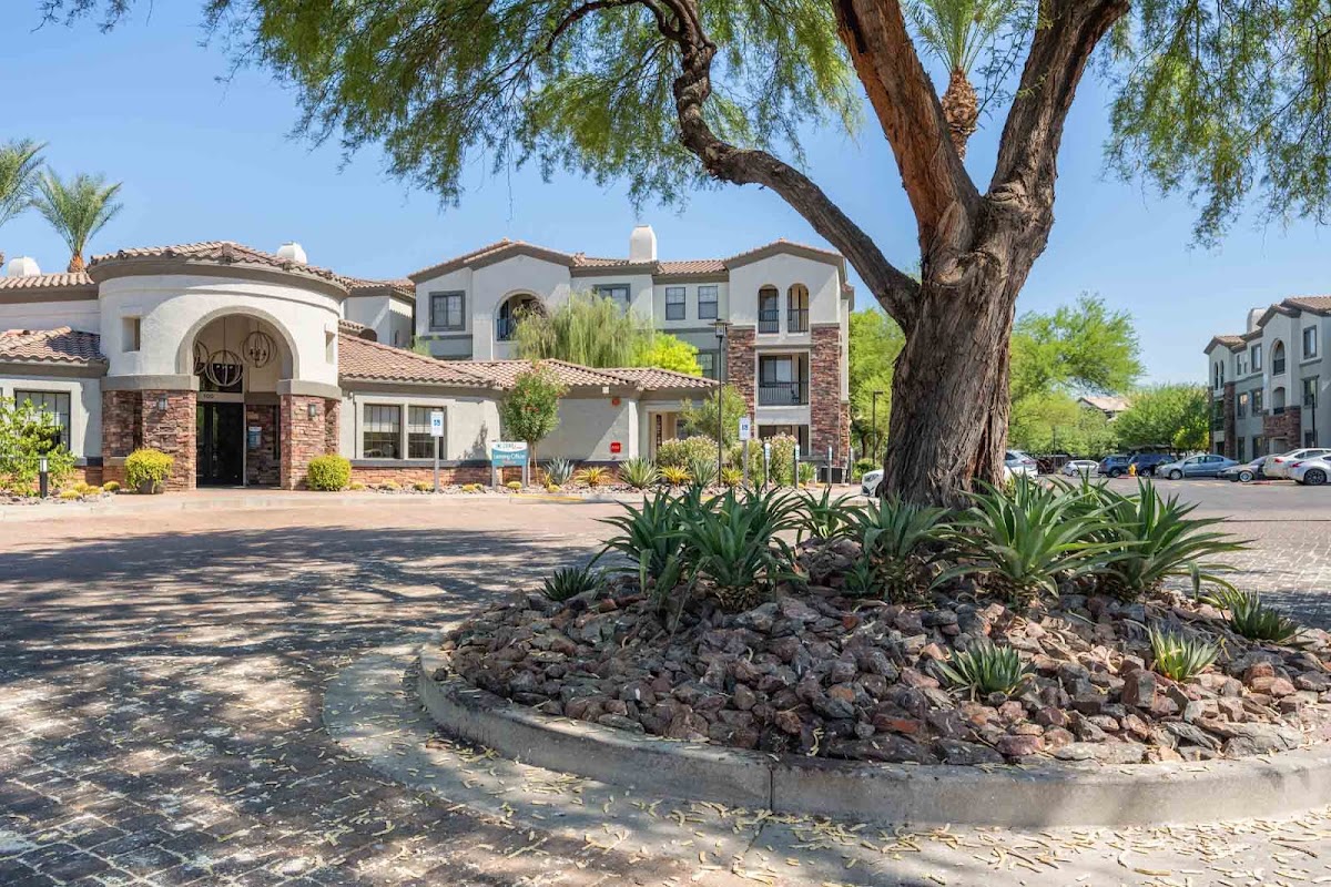 Zone Luxe apartments in Glendale, AZ