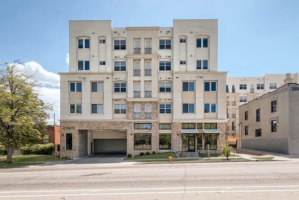 Alton Jefferson Park apartments in Denver, CO