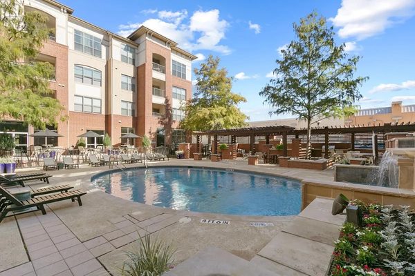 Prairie Crossing apartments in Farmers Branch, TX