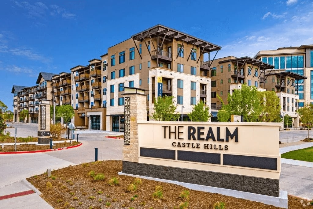 Valor at the Realm apartments in Lewisville, TX