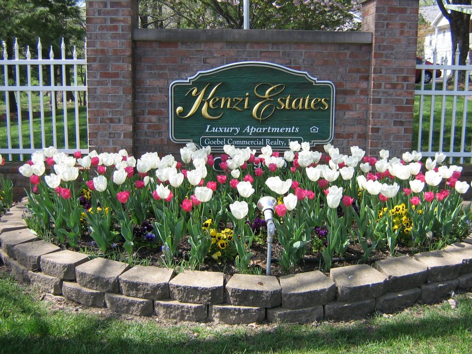Kenzi Estates apartments in Evansville, IN