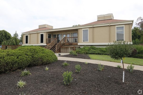 Stonegate Meadows Apartments apartments in Independence, MO