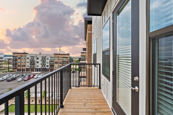 EVREN Apartments of Lee's Summit apartments in Lee S Summit, MO