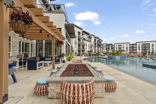 The Donovan apartments in Lee S Summit, MO