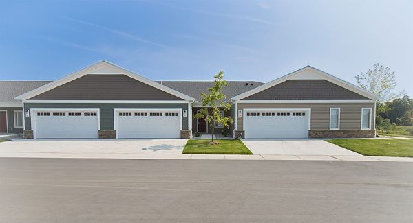 Savannah at Pike Creek apartments in Kenosha, WI