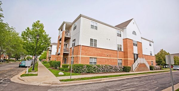 Stationside Village apartments in Kenosha, WI