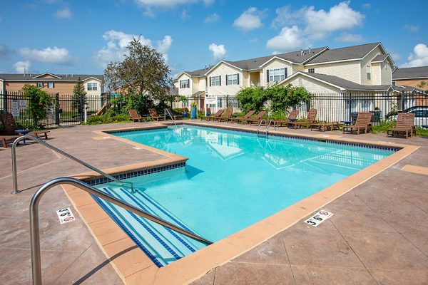 Cascade Shores Townhomes + Flats apartments in Rochester, MN