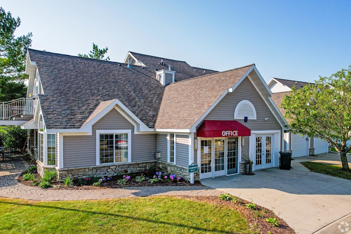Avalon Cove Townhomes apartments in Rochester, MN
