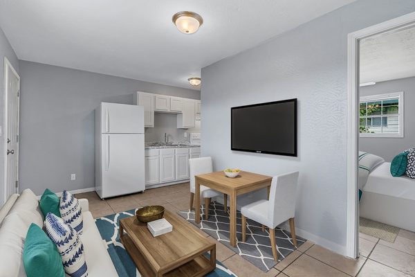 Pelican Gardens apartments in Shreveport, LA