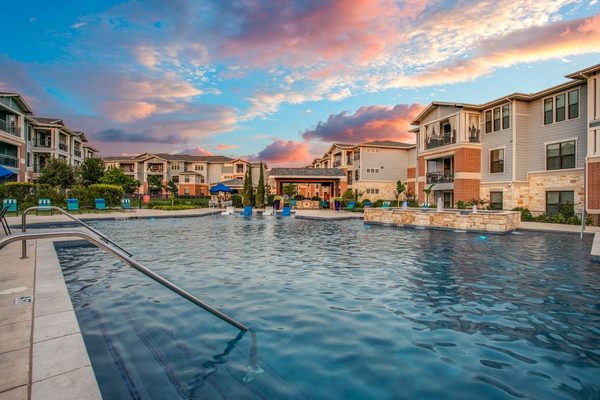 Halcyon Castle Hills apartments in Lewisville, TX