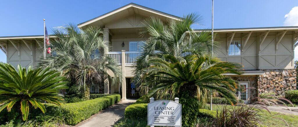 Crossings At Pinebrook apartments in Mobile, AL