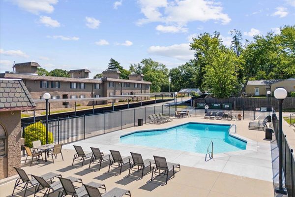 Fiesta Square Apartments and Townhomes apartments in Overland Park, KS