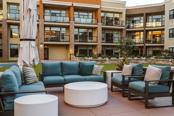 The Apex at CityPlace apartments in Overland Park, KS