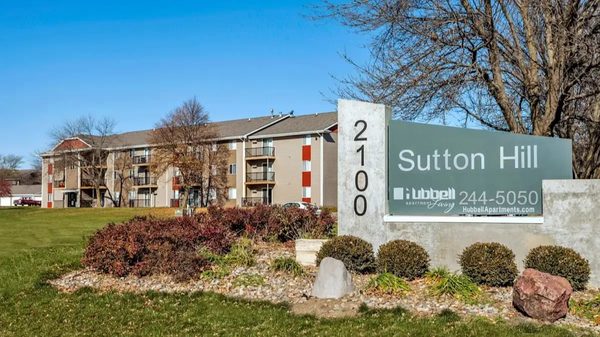 Sutton Hill apartments in Des Moines, IA
