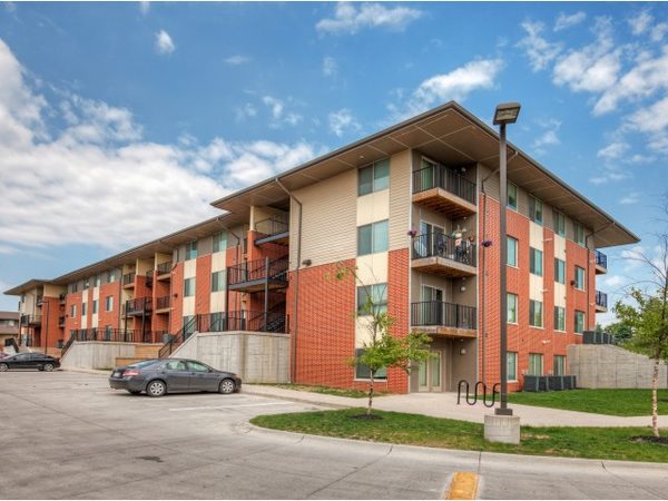 Melbourne apartments in Des Moines, IA