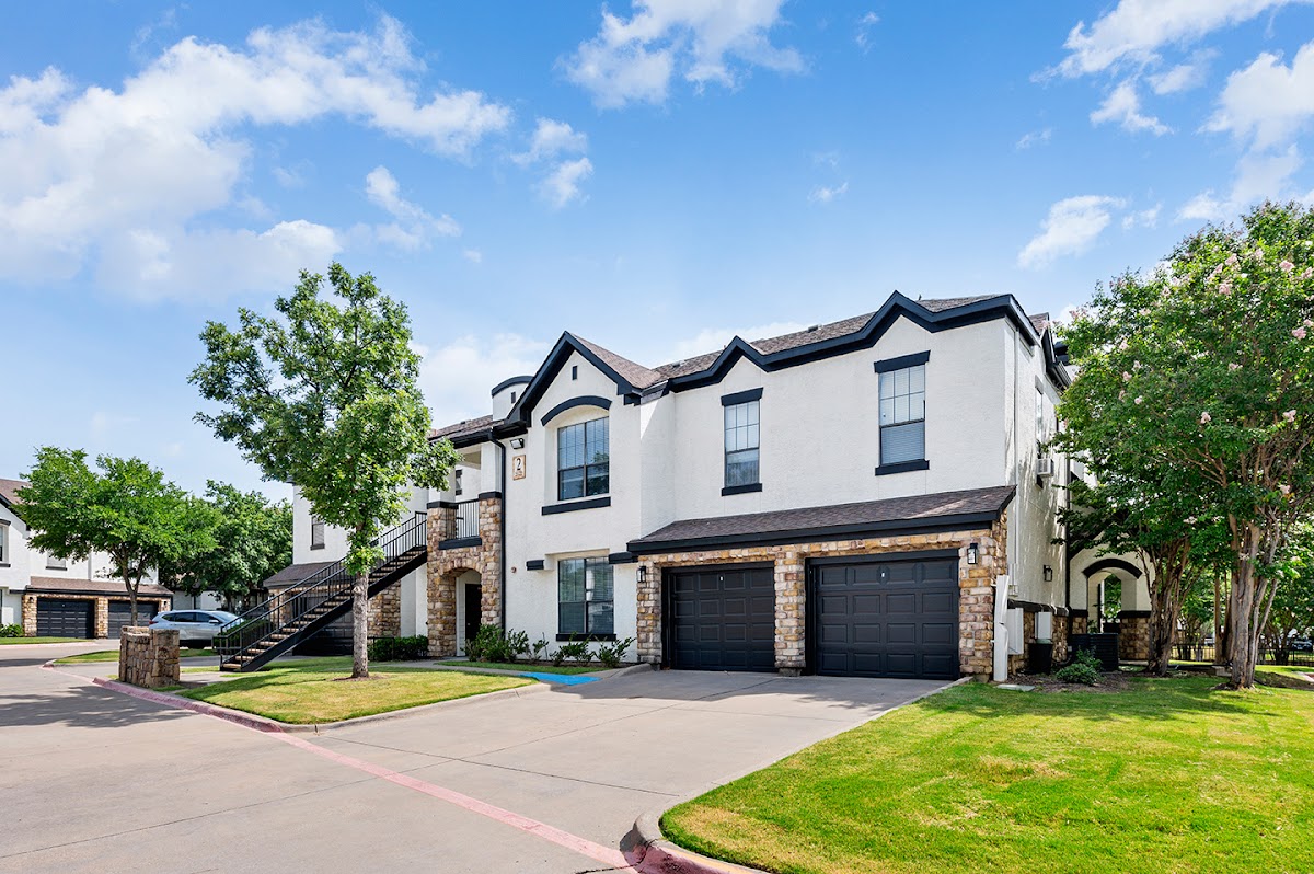 Villas of Vista Ridge apartments in Lewisville, TX