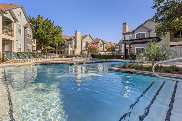 Lakepointe Residences apartments in Lewisville, TX