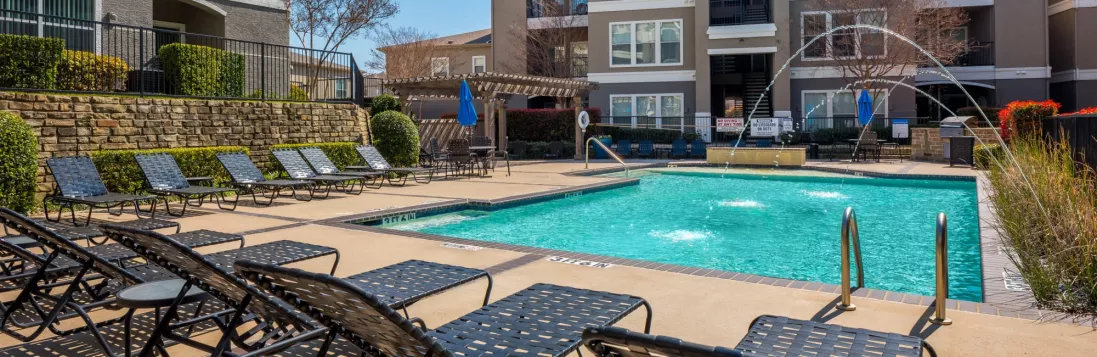 Vail Quarters apartments in Dallas, TX