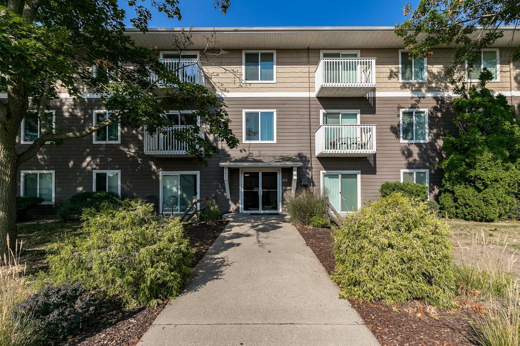 Briarwood apartments in Cedar Rapids, IA