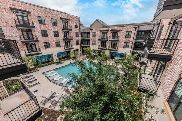Lenox 7th apartments