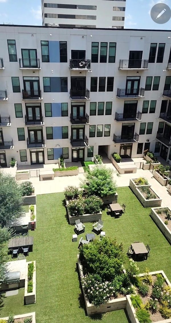 Eighteen25 Downtown apartments in Houston TX