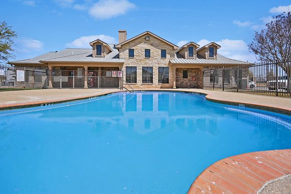 Sterling Springs apartments in Midland, TX