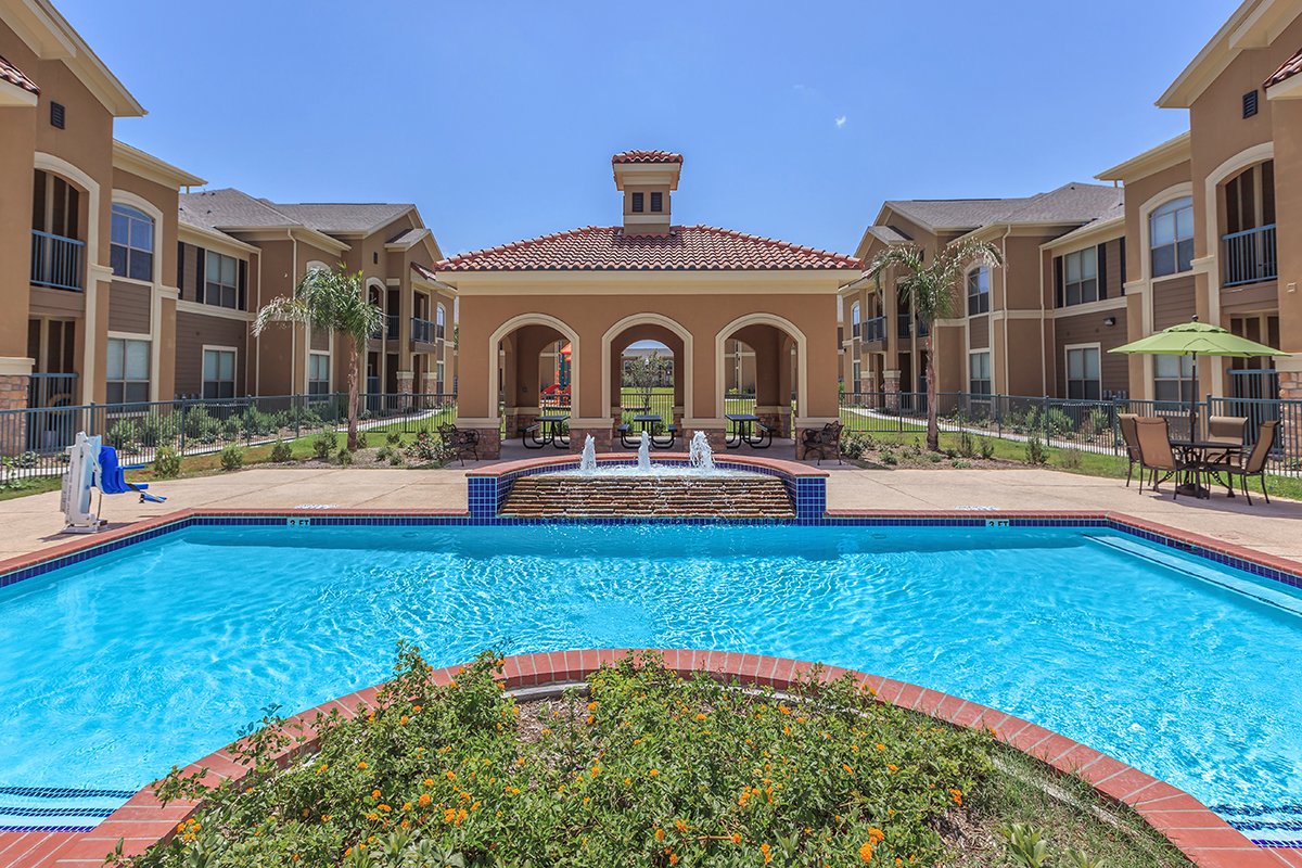 Orchard Estates apartments in Alton, TX