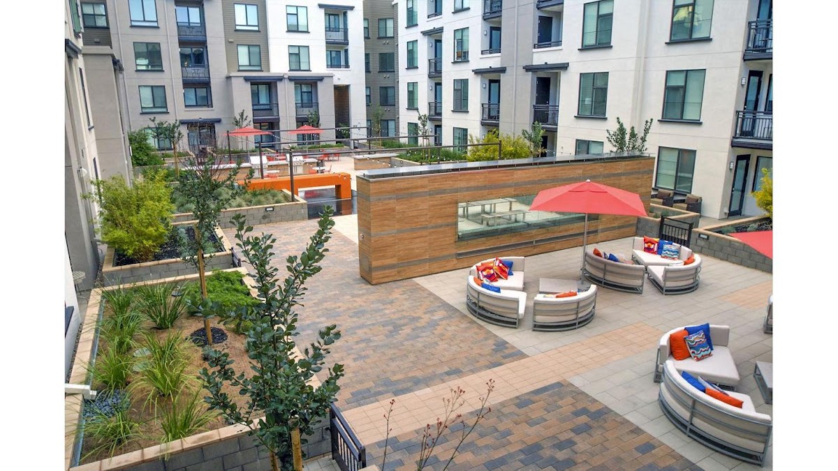 Catalyst Mountain View apartments in Mountain View, CA